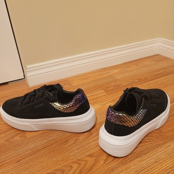 New Women's Skechers Cordova Classic Mirrored athletic shoes US 9 - Picture 2 of 12